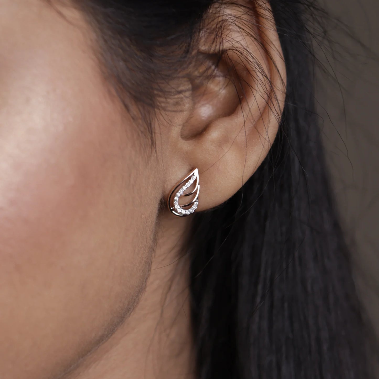Curved Teardrop Diamond Studs Earrings