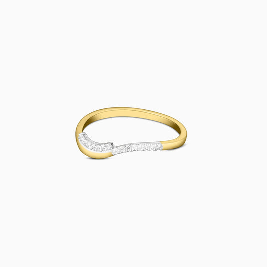 Diamond Twist Gold Ring
